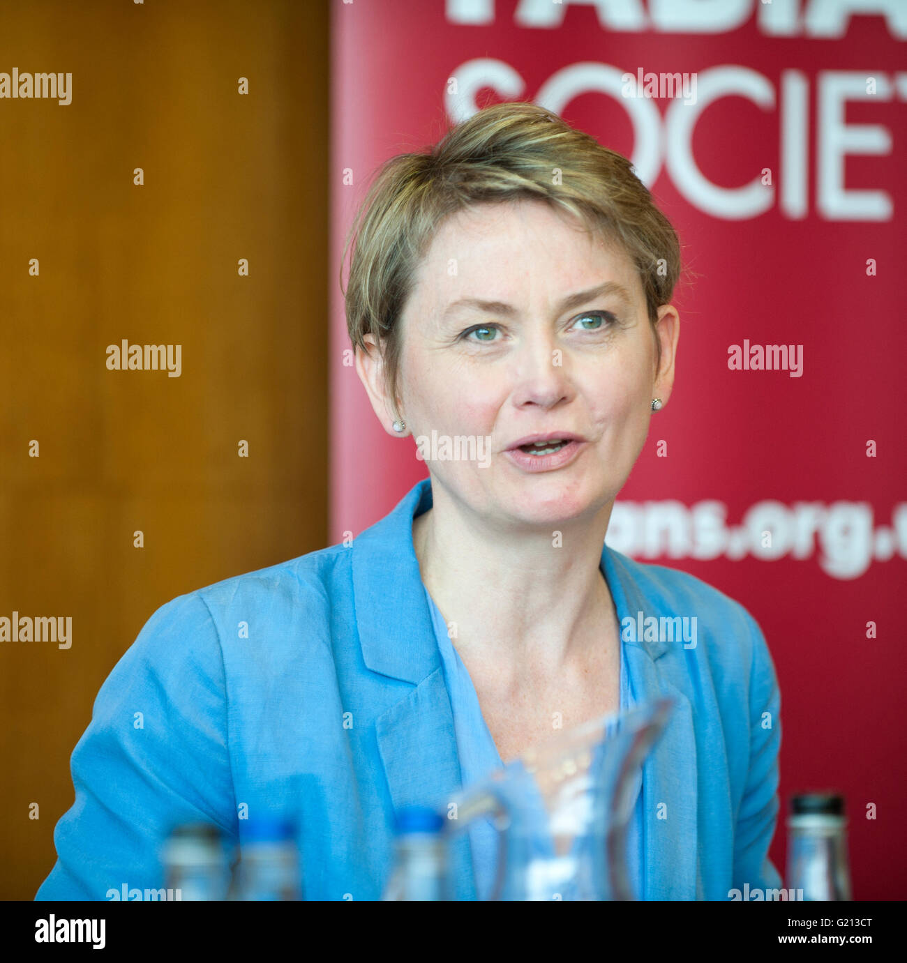 London, UK. 21. Mai 2016. Yvette Cooper Labour MP für Normanton Pontefract Castleford Adressen Fabian Sommer 2016 Konferenz am Kongresshaus, London Uk 21. Mai 2016 Credit: Prixpics/Alamy Live News Stockfoto