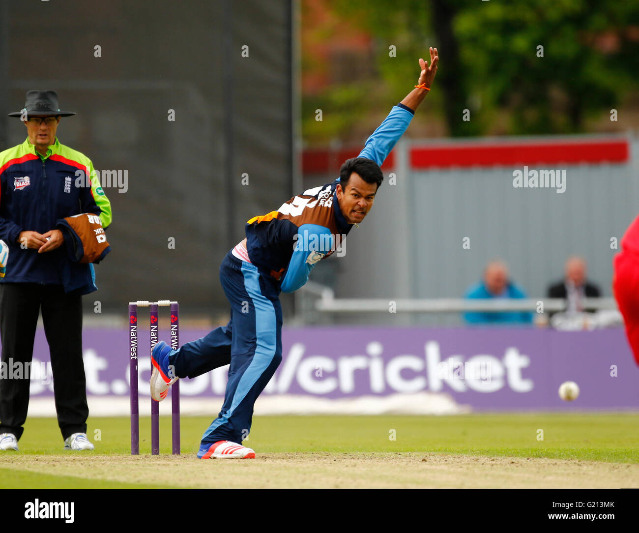 Old Trafford, Manchester, UK. 21. Mai 2016. NatWest T20 Blast. Lancashire Lightning versus Derbyshire Falken. Derbyshire Falken Schlagmann Schalen Shiv Thakor. Bildnachweis: Aktion Plus Sport/Alamy Live-Nachrichten Stockfoto