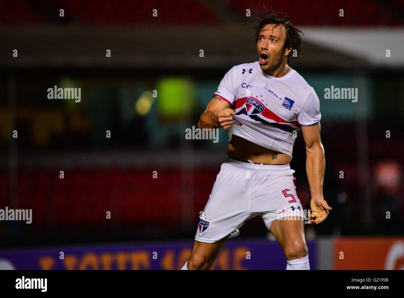 SAO PAULO, Brasilien - 22.05.2016: SAO PAULO X International Diego Lugano von Sao Paulo während des Spiels zwischen S? o Paulo Vs Internacional, die erste Runde der Meisterschaft 2016, statt an der Estadio Cicero Pompeu de Toledo, bekannt als Morumbi-Stadion in South Zone S? o Paulo. (Foto: Mauricio Rummens / FotoArena) Stockfoto