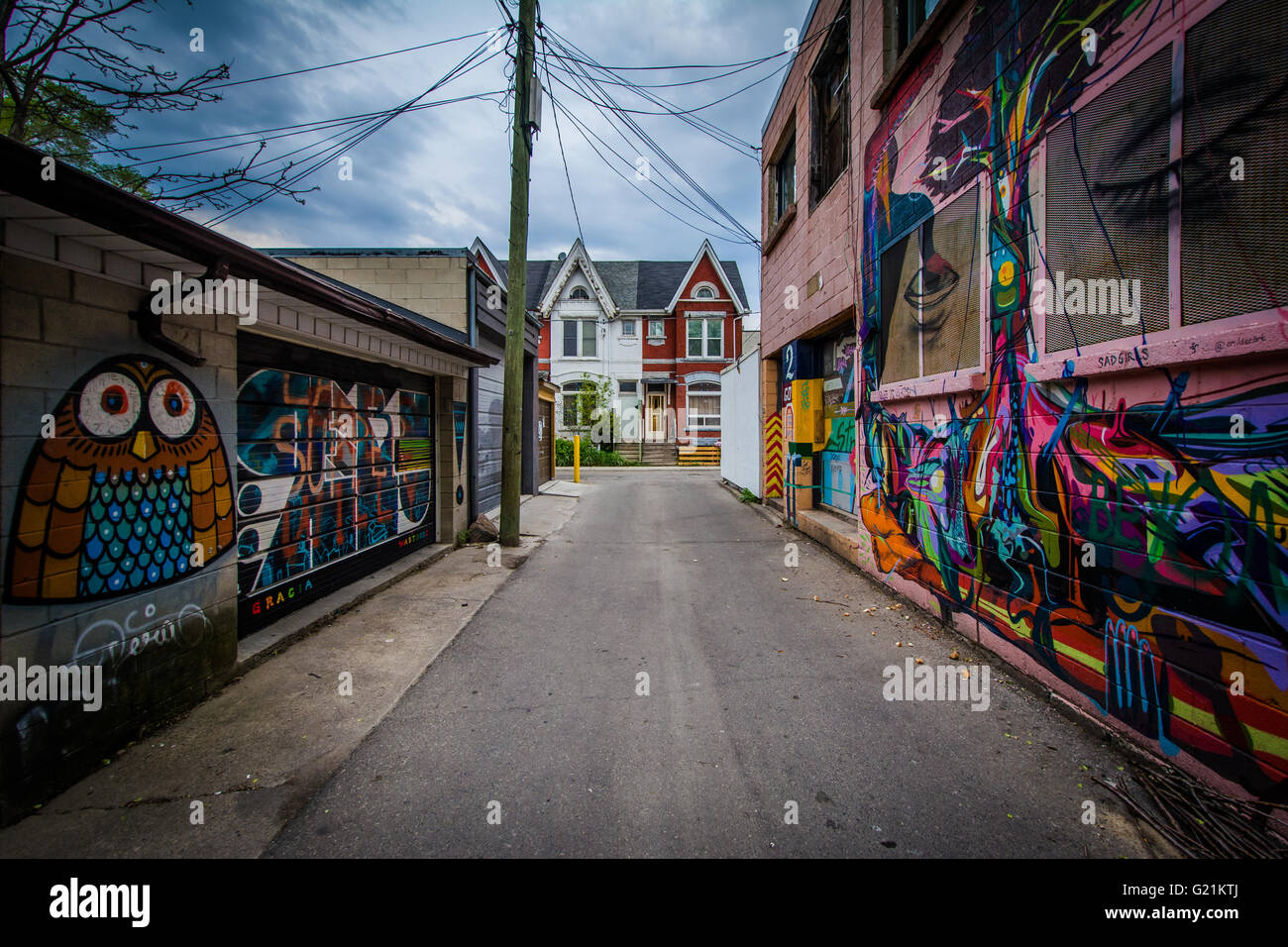 Graffiti in einer Gasse in West Queen West in Toronto, Ontario. Stockfoto