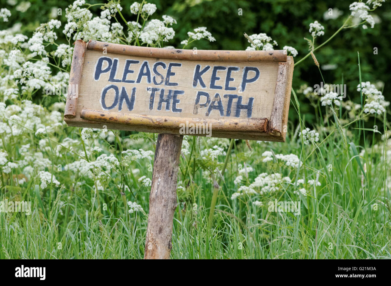 Halten Sie auf The Path anmelden Woodberry Feuchtgebiete Natur reserve, London England Vereinigtes Königreich UK Stockfoto