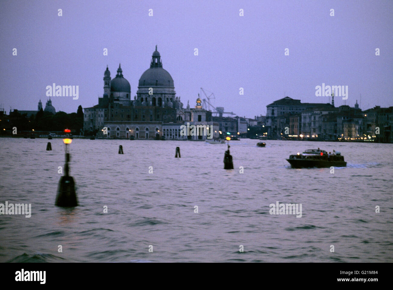 Dämmerung der Stadt Stockfoto