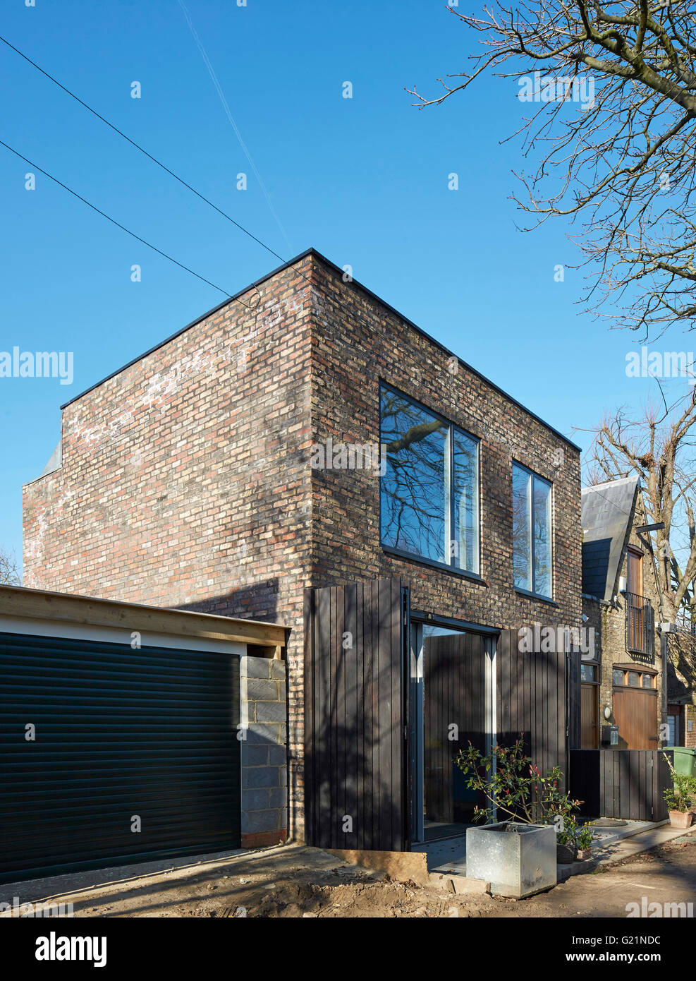 Seite Blick auf Straße. Das Map House, London, Vereinigtes Königreich. Architekt: SAM Architekten, 2015. Stockfoto