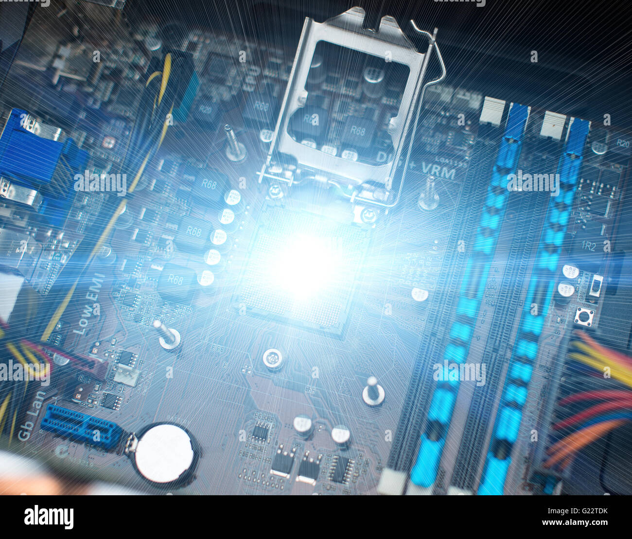 Innenseite des pc. Motherboard, CPU-Sockel und RAM-Speicher. Stockfoto