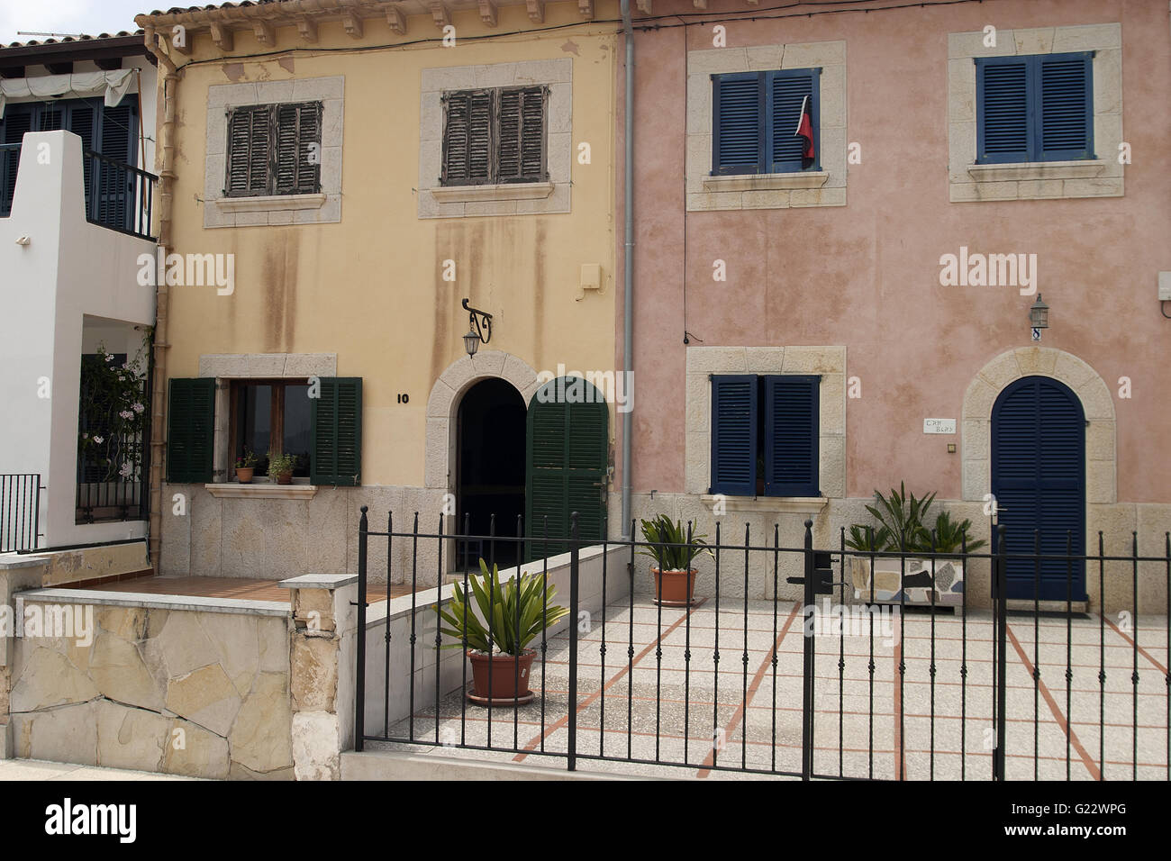 ein schönes Bild von charakteristischen Pastell farbigen Meer Häuser von Palma De Mallorca, Spanien, am Meer, Tourismus, Urlaub Stockfoto