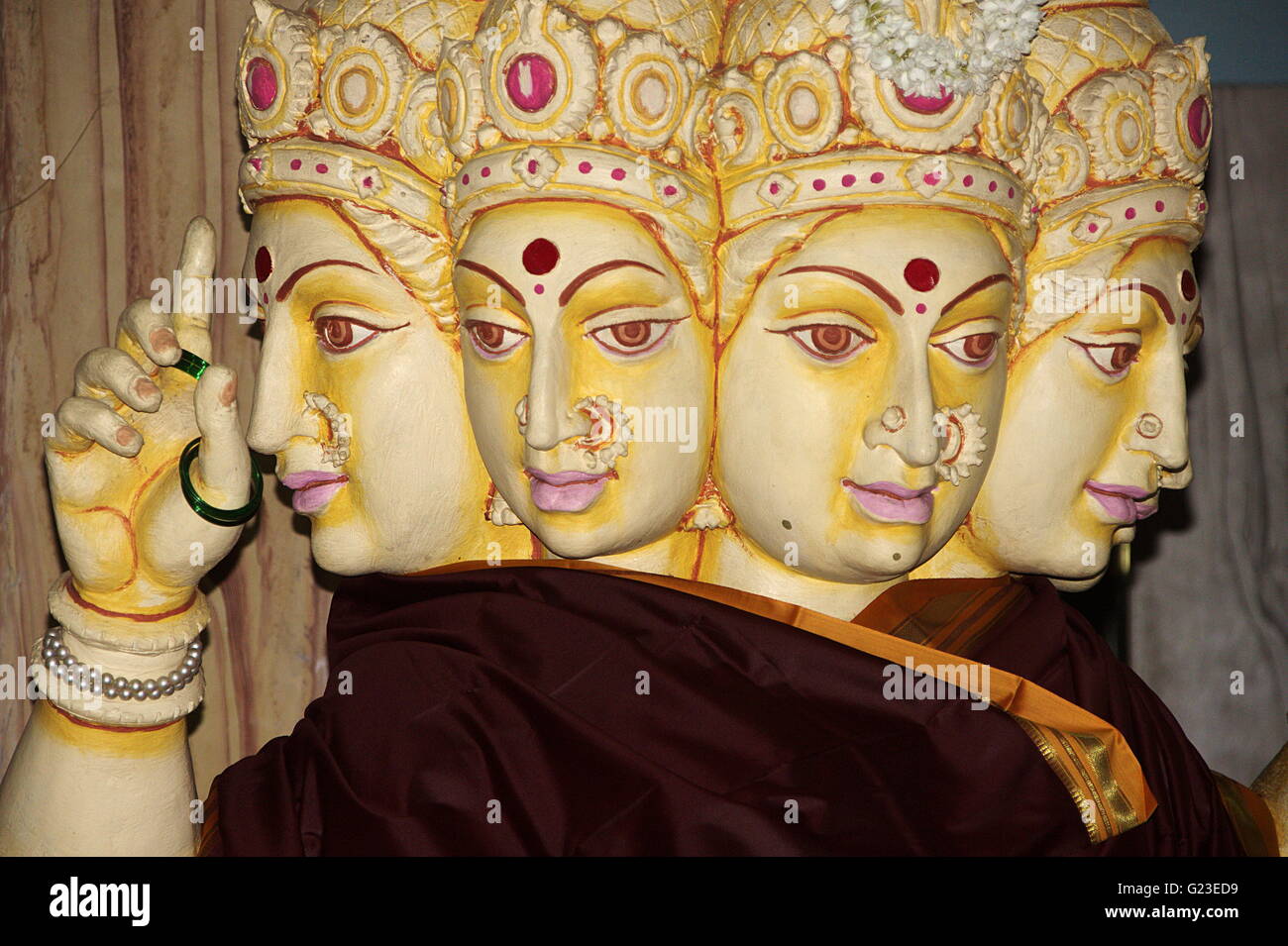 Idol von Devi Gayatri Mata Viswashanti Ashram in der Nähe von Bangalore, Karnataka, Indien, Asien Stockfoto