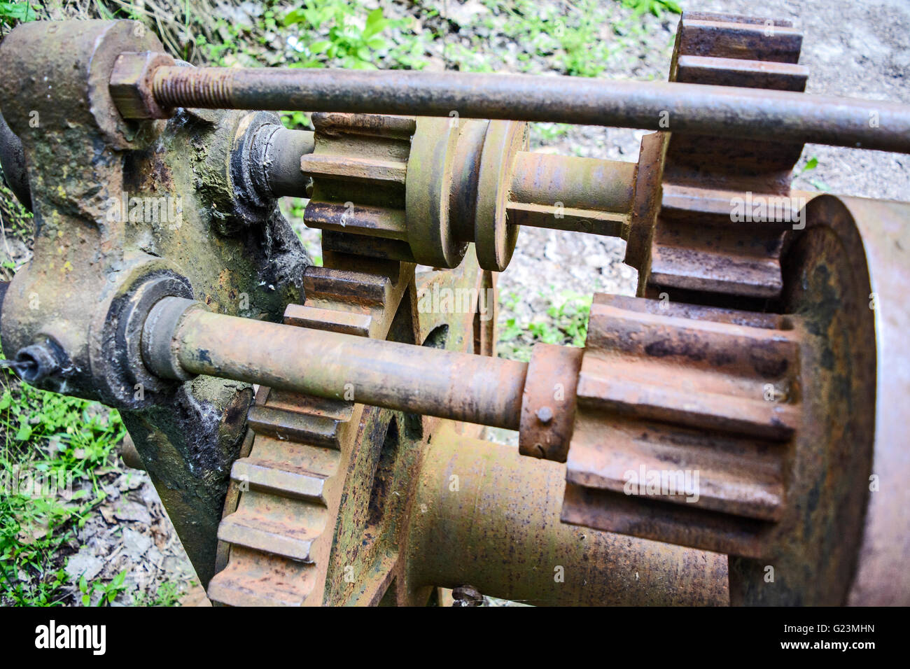 Der alte Mechanismus für Boote aus dem Wasser ziehen. Stockfoto