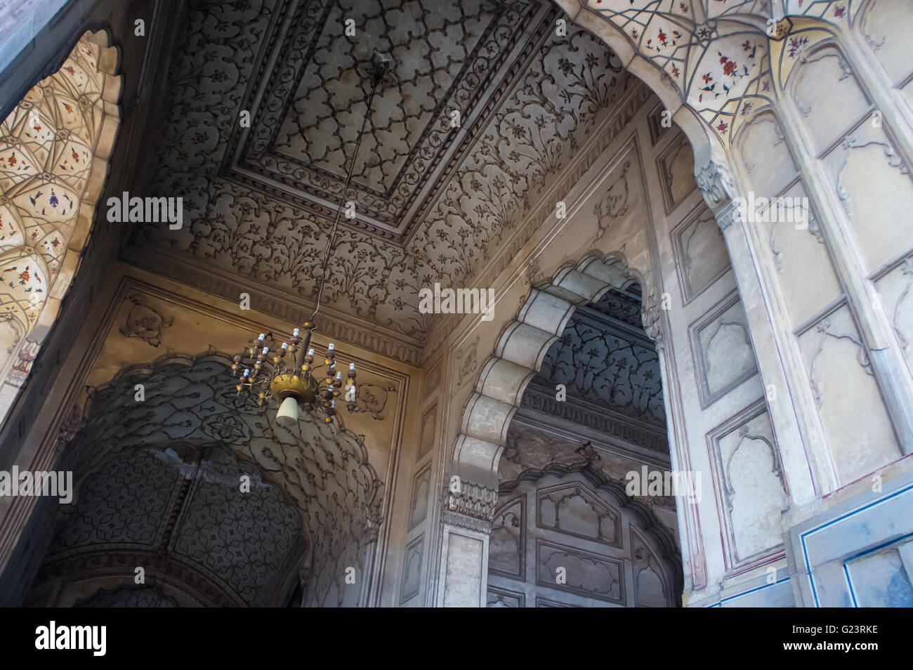 Badshahi-Moschee-Interieur Stockfoto