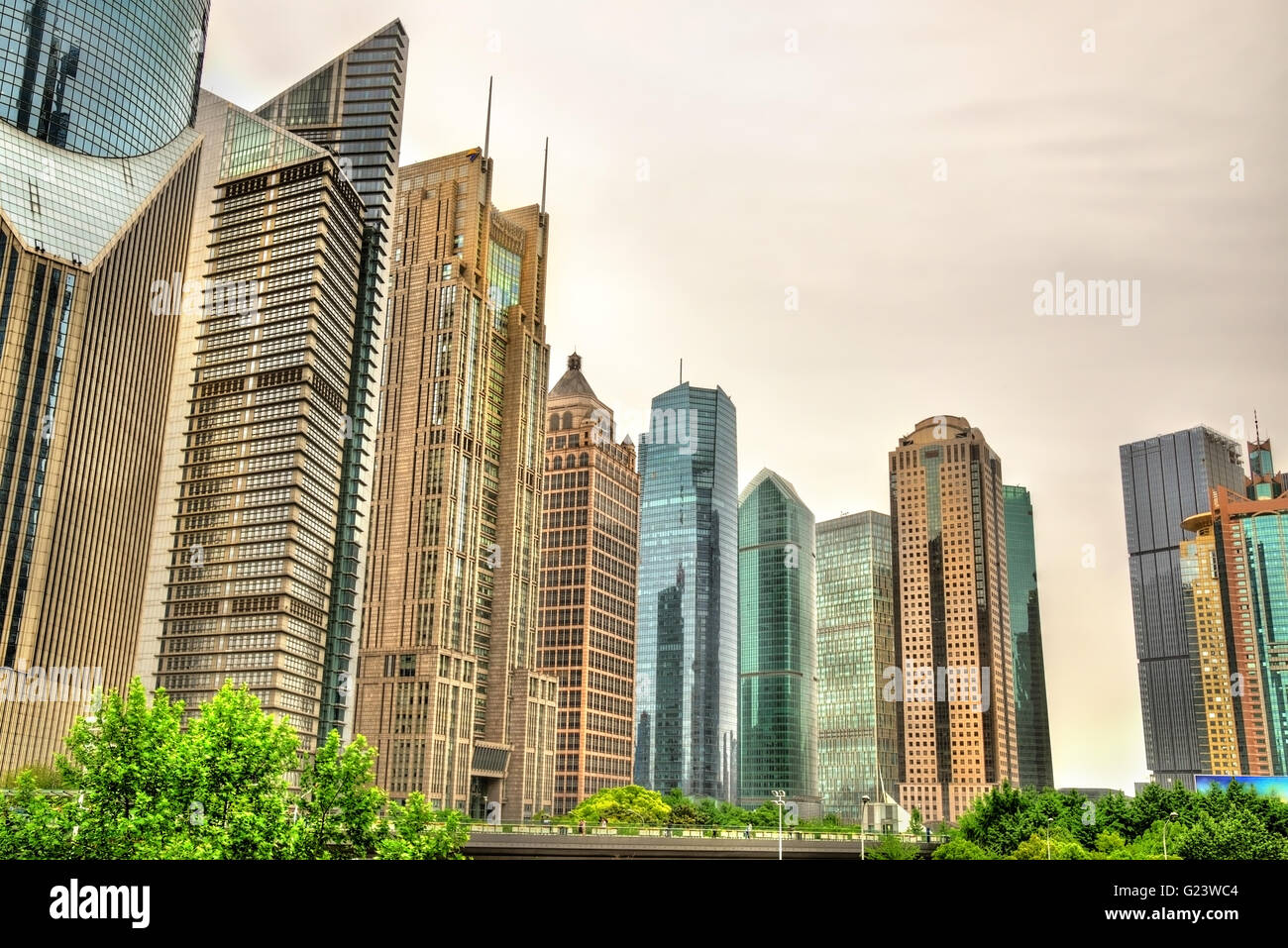 Shanghai Wolkenkratzer im Finanzviertel Lujiazui Stockfoto