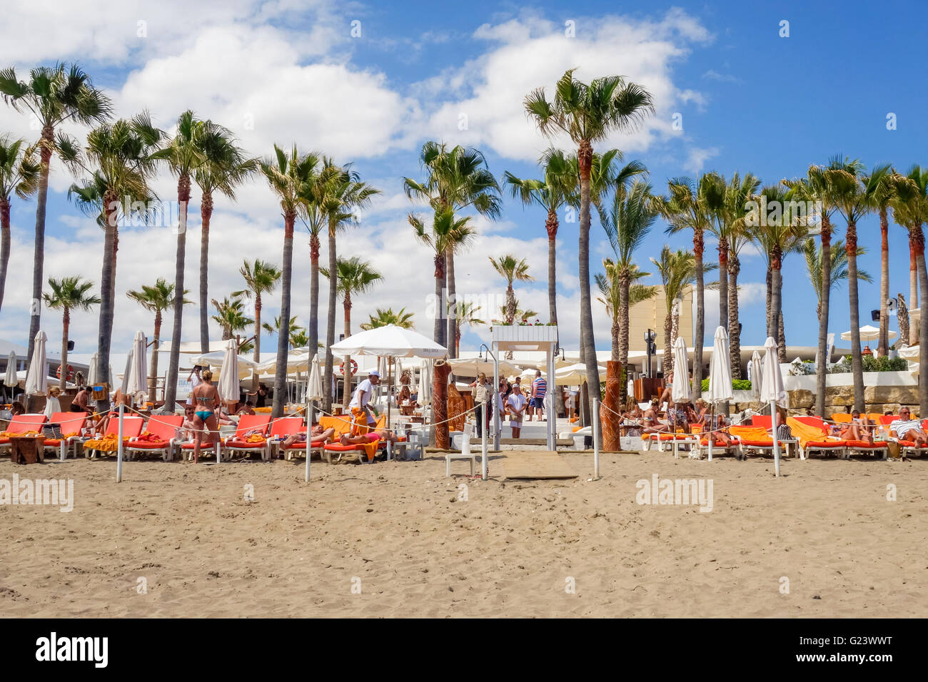 Nikki Beach Club, Elviria, neue Saison, Marbella, Andalusien, Spanien. Stockfoto