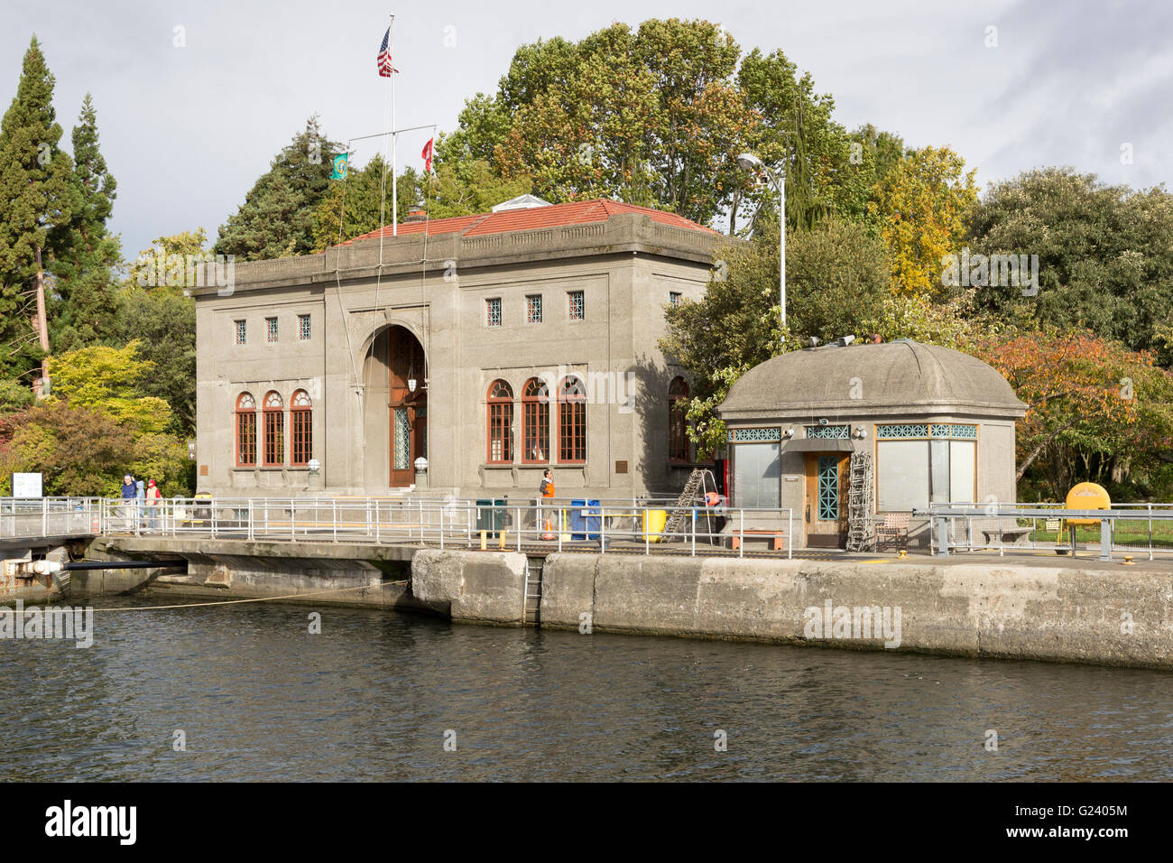 Ca: 1913 sperrt Verwaltungsgebäude an der Ballard in Seattle, Washington. Stockfoto