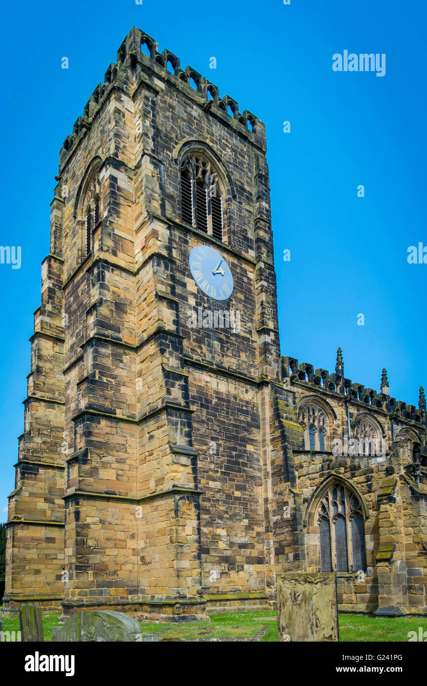 Heiliges Marys mittelalterlichen gotischen Kirche Kirkgate Thirsk North Yorkshire England UK Turm erbaut 1450 Stockfoto