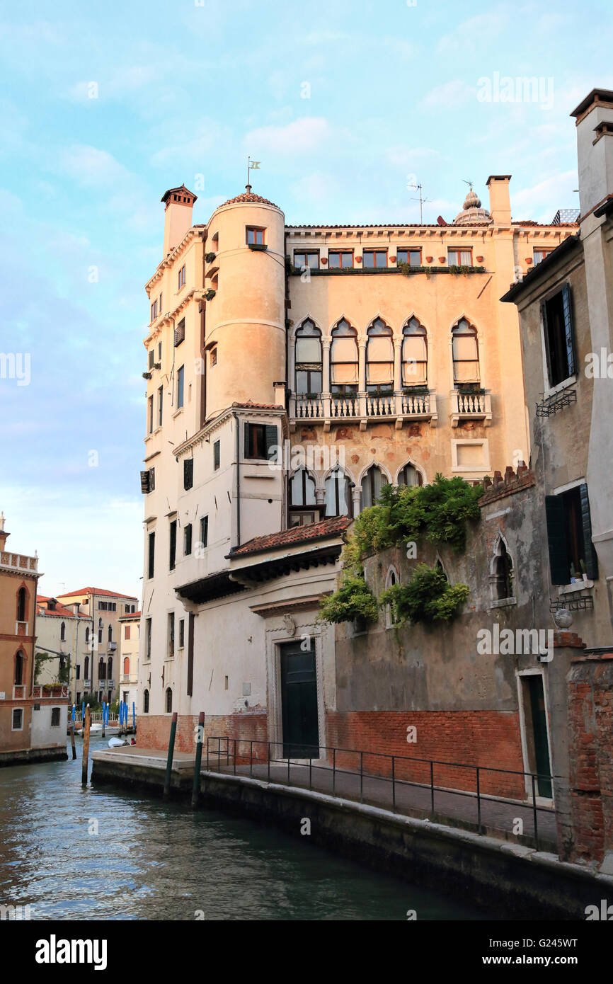 Palazzo Contarini degli Scrigni e Korfu, Rio di San Trovaso, Venedig. Stockfoto