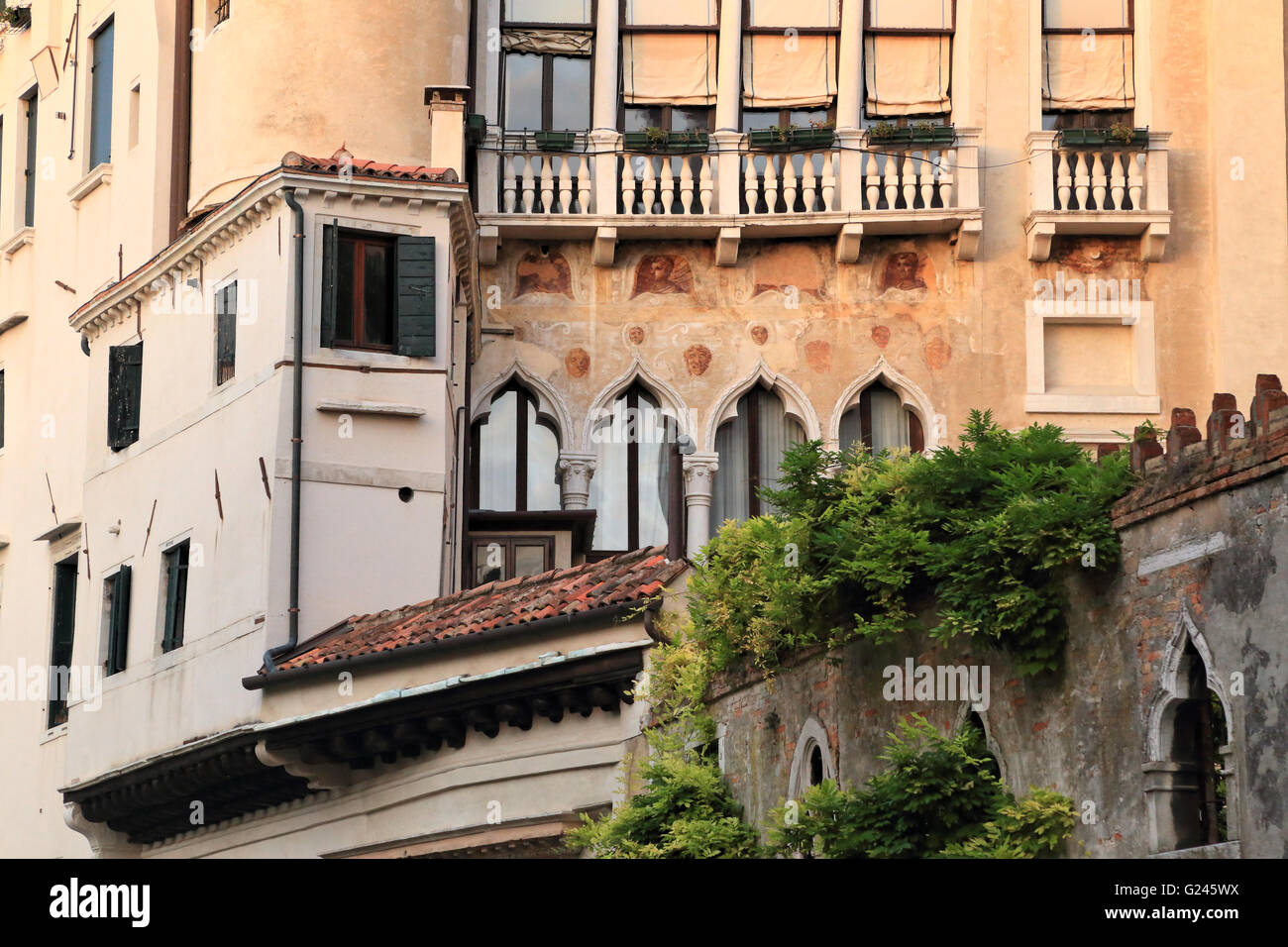 Palazzo Contarini degli Scrigni e Korfu, Rio di San Trovaso, Venedig. Stockfoto