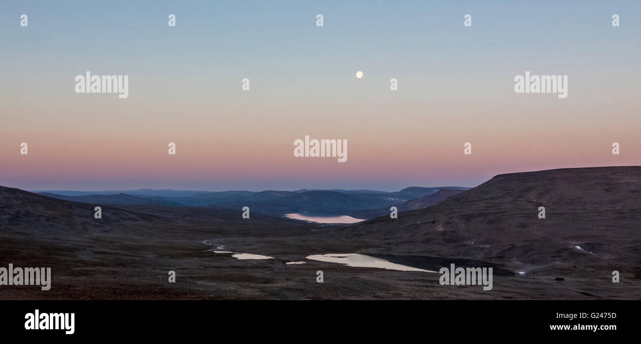 Sommer-Mitternacht in der Wildnis von Finnisch-Lappland Stockfoto