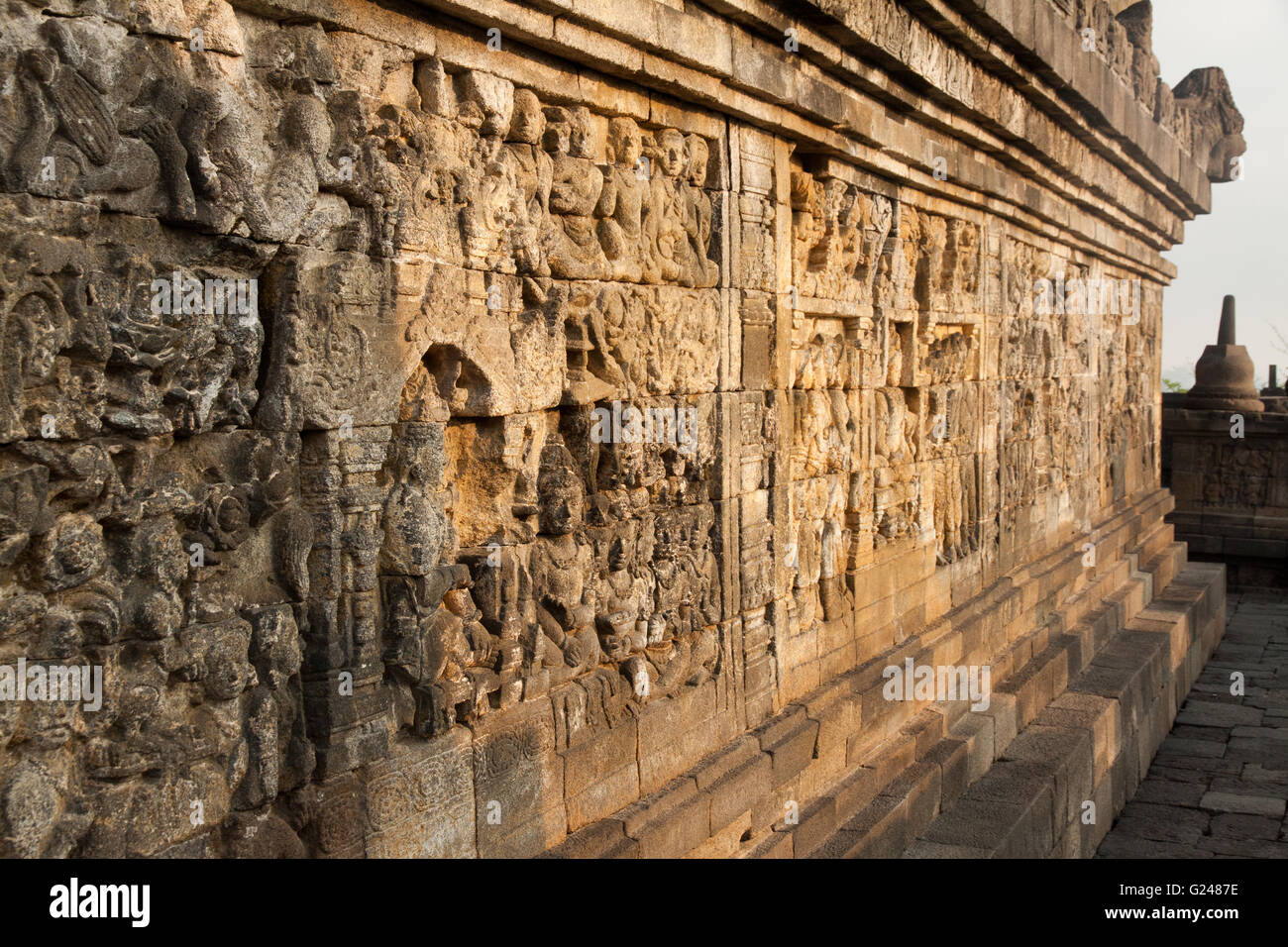Wand in Borobudur-Tempel in Yogyakarta, Java, Indonesien. Stockfoto