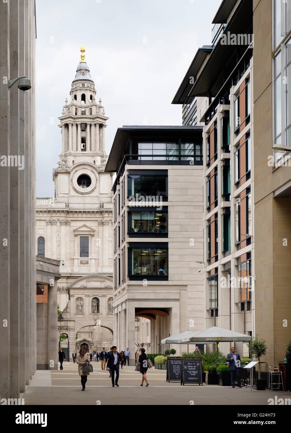 Paternoster Square und St. Pauls Cathedral, City of London - privatisierten öffentlichen Raum Stockfoto