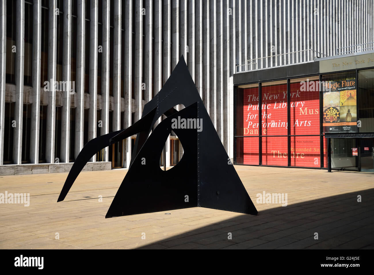 Le Guichet Skulptur am Eingang der New York Public Library im Lincoln Center. Stockfoto