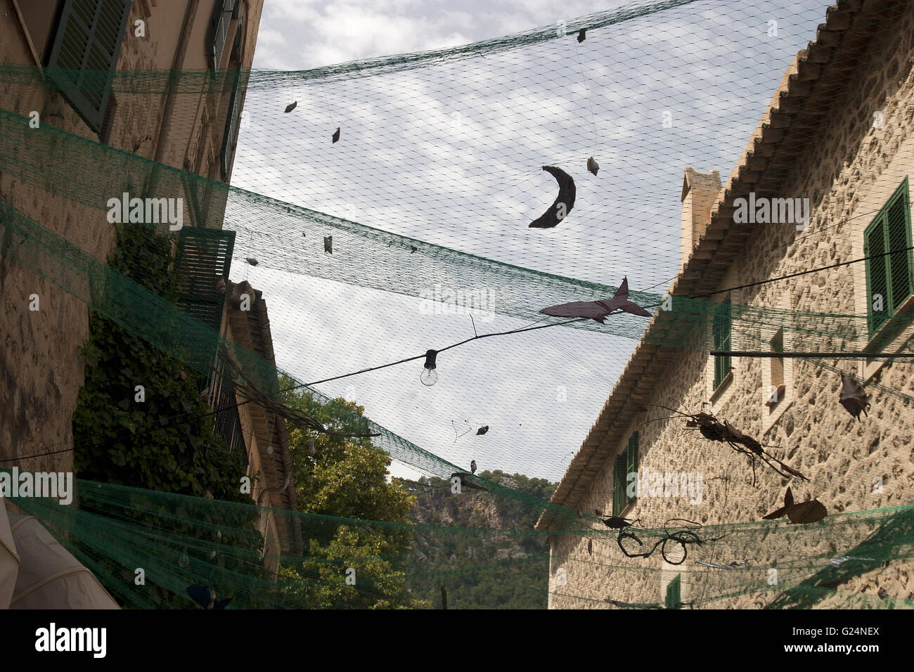 ein schönes Weitwinkel-Bild von Fischnetz Dekoration in Palma De Mallorca, Spanien, Strand, Sommer, Tourismus, Urlaub, Ferien, Stockfoto