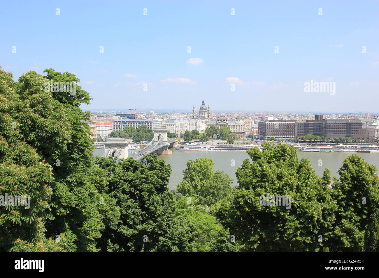 Ein Blick auf die Kettenbrücke, Castle Hill, Donau, Budapest, Ungarn Stockfoto