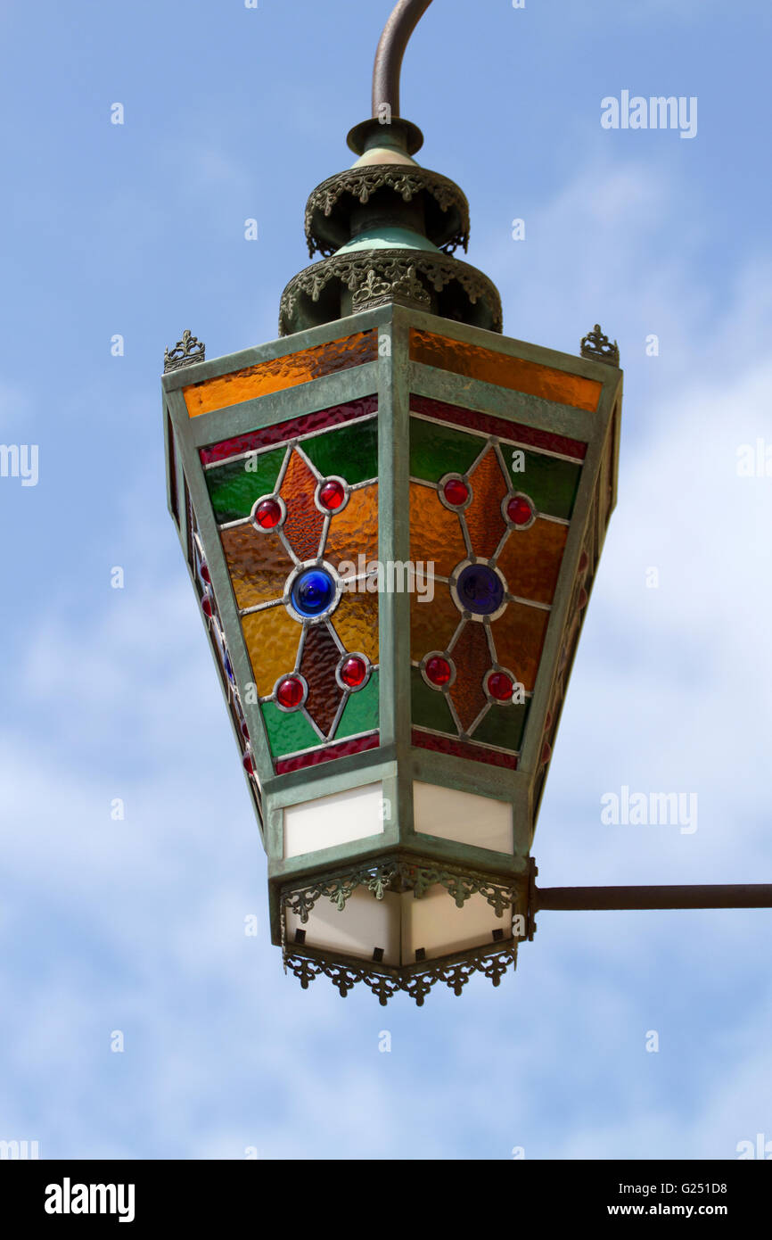 Äußere Antique Hanging verbleites Glas Laterne in Fleetwood, Thorton-Cleveleys, Fylde Coast, Lancashire, Großbritannien Stockfoto