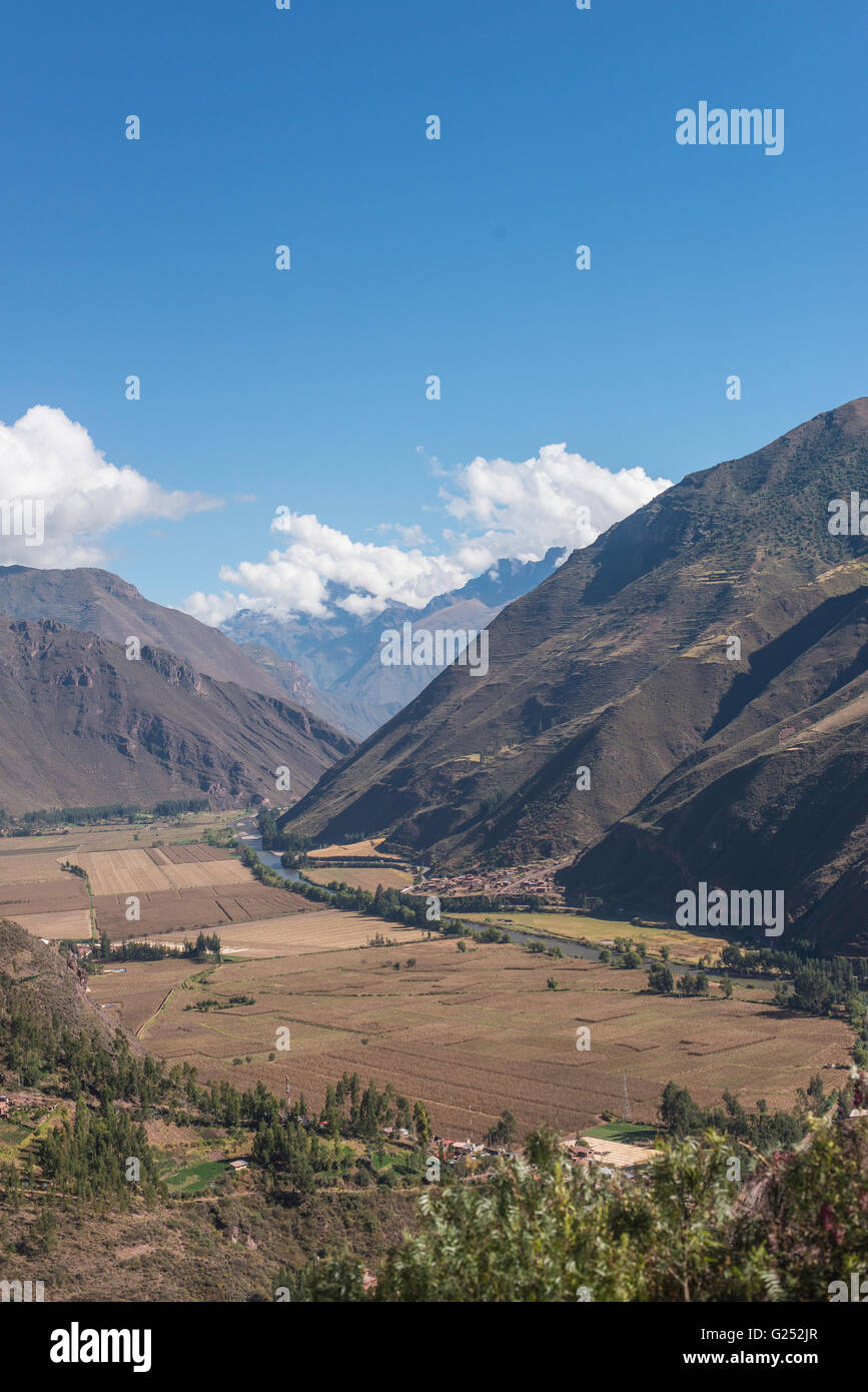 Heiliges Tal, Peru, folgt dem Verlauf des Urubamba-Flusses und verfügt über ein gemäßigtes Klima und mehrere wichtige Städte. Stockfoto