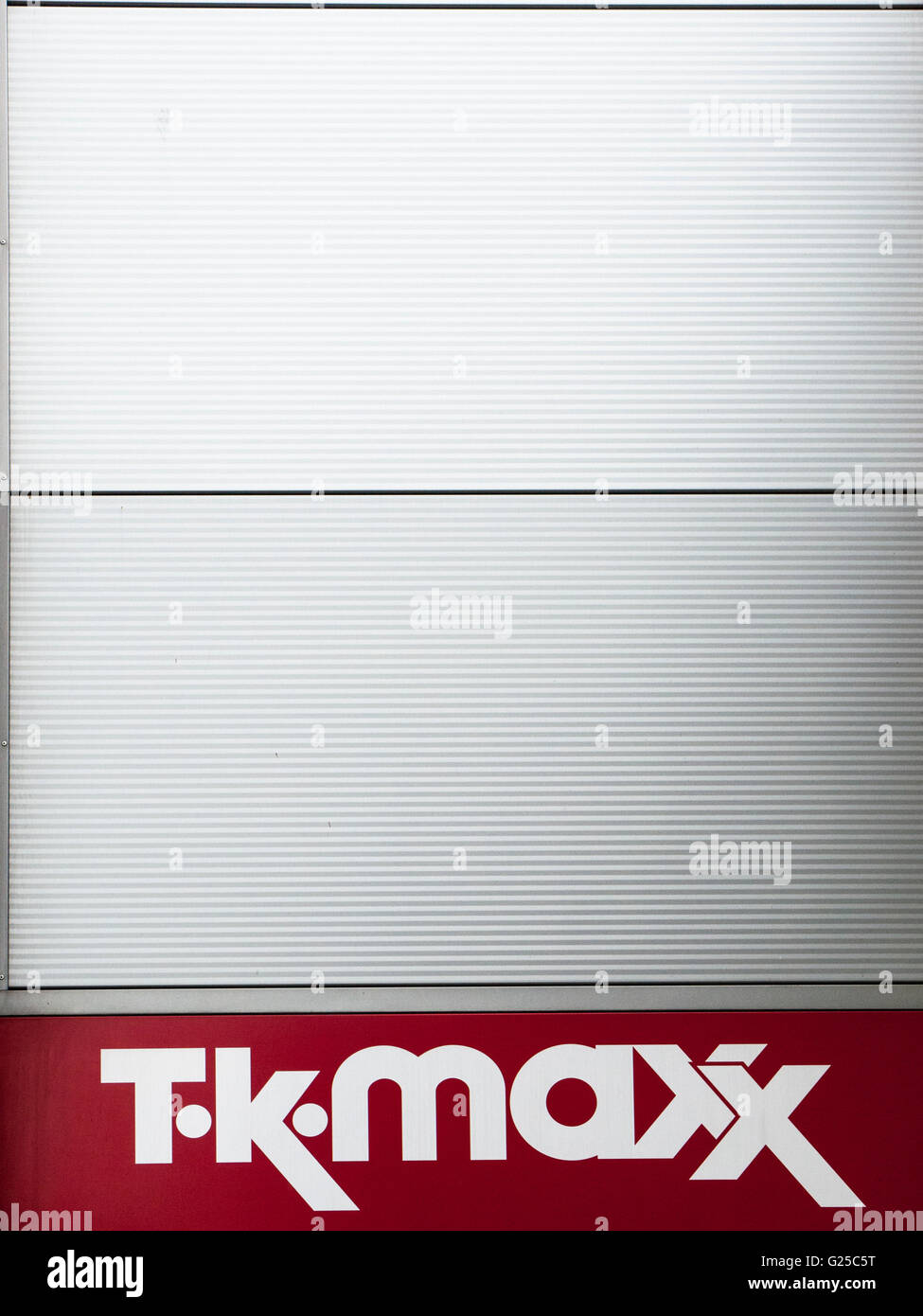 T.K.MAXX Logo auf Außenwand UK Stockfoto