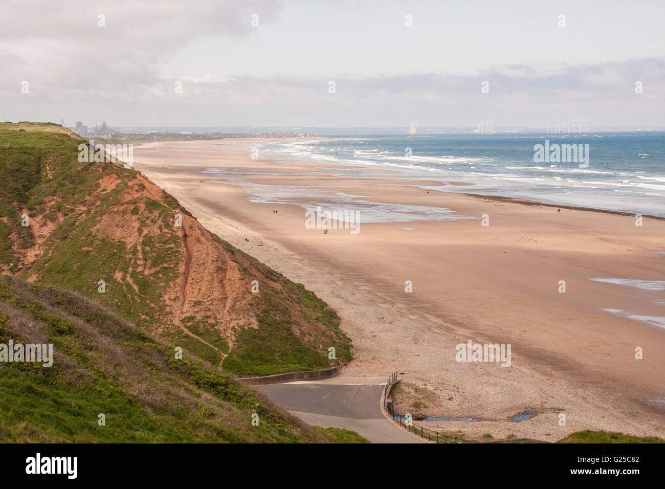 Draufsicht einer Klippe am Strand von Saltburn am Meer, England Stockfoto