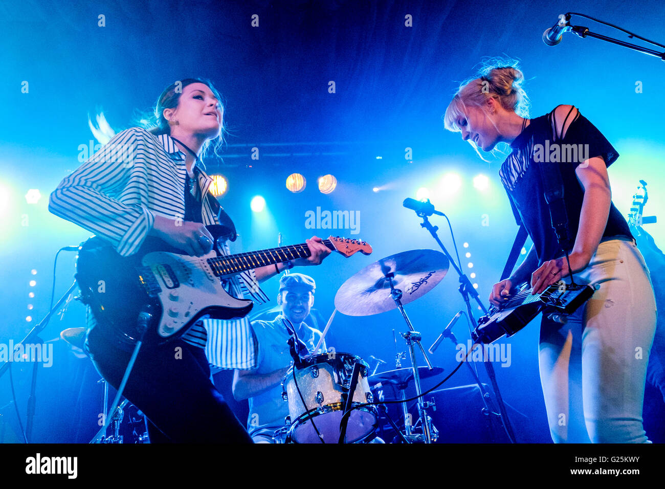 Larkin Poe spielt Concorde2 am 20.05.2016 im Concorde2 im Rahmen von The Great Escape New Music Festival in Brighton.  Personen im Bild: Megan Lovell, Rebecca Lovell:. Bild von Julie Edwards. Stockfoto