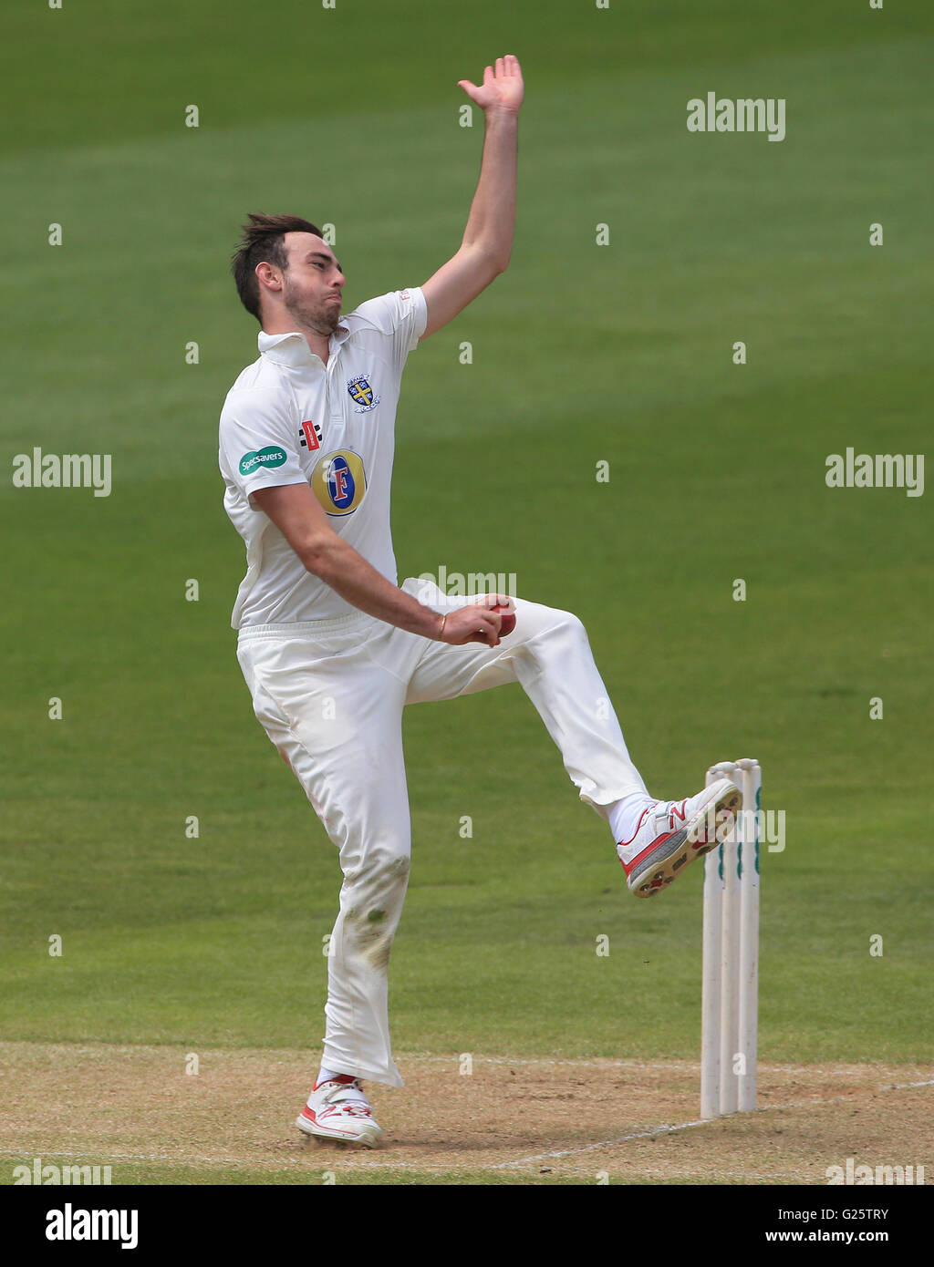 James Weighell, Bowler aus Durham, während des dritten Tages der Specsavers County Championship, Division One, in Edgbaston, Birmingham. DRÜCKEN SIE ASSOCIATION Phoo. Bilddatum: Dienstag, 24. Mai 2016. Siehe PA Geschichte CRICKET Warwickshire. Das Foto sollte lauten: Nick Potts/PA Wire. Stockfoto