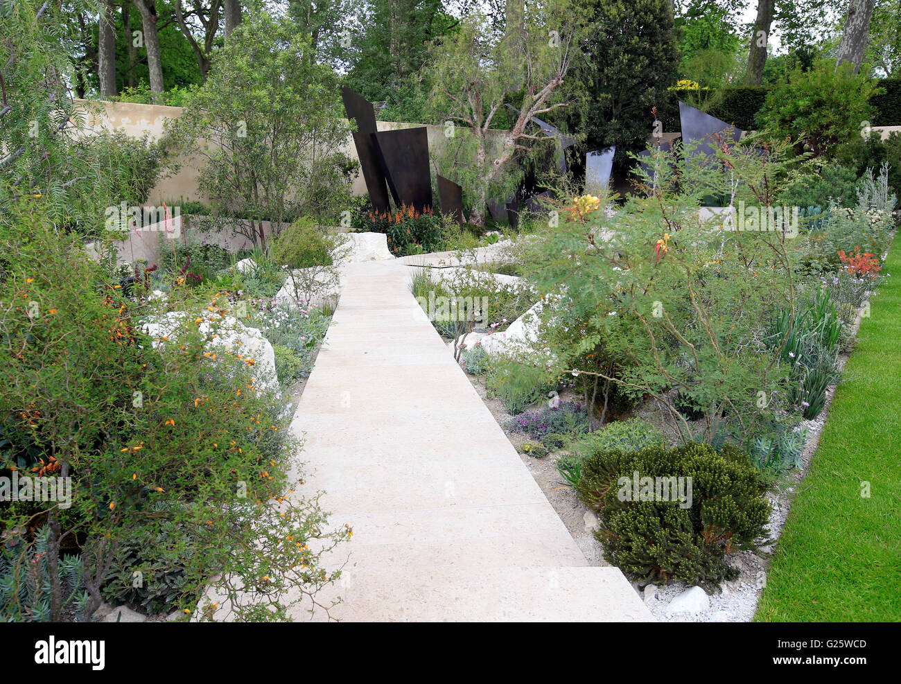 Ein Blick auf den Garten der Telegraph, der besten ernannt wurde Schaugarten auf der 2016 RHS Chelsea Flower Show. Stockfoto