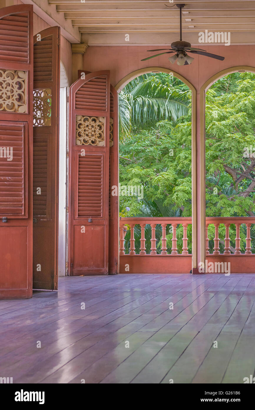 GUAYAQUIL, ECUADOR, Oktober - 2015 - Innenansicht Modell eleganten alten Stil kolonialen Herrenhauses befindet sich am historischen par Stockfoto