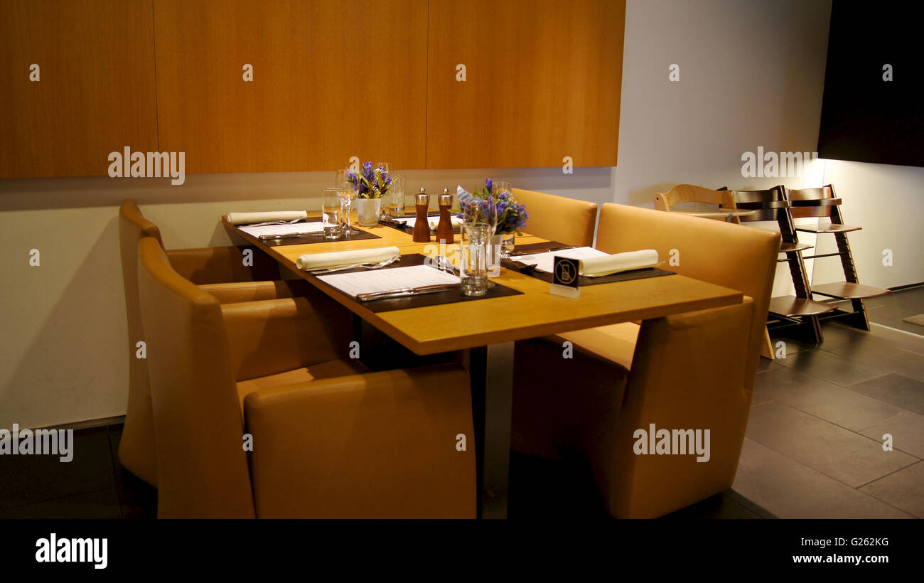 Dies ist der First Class Lounge in Frankfurt am Main - Restaurant Stockfoto
