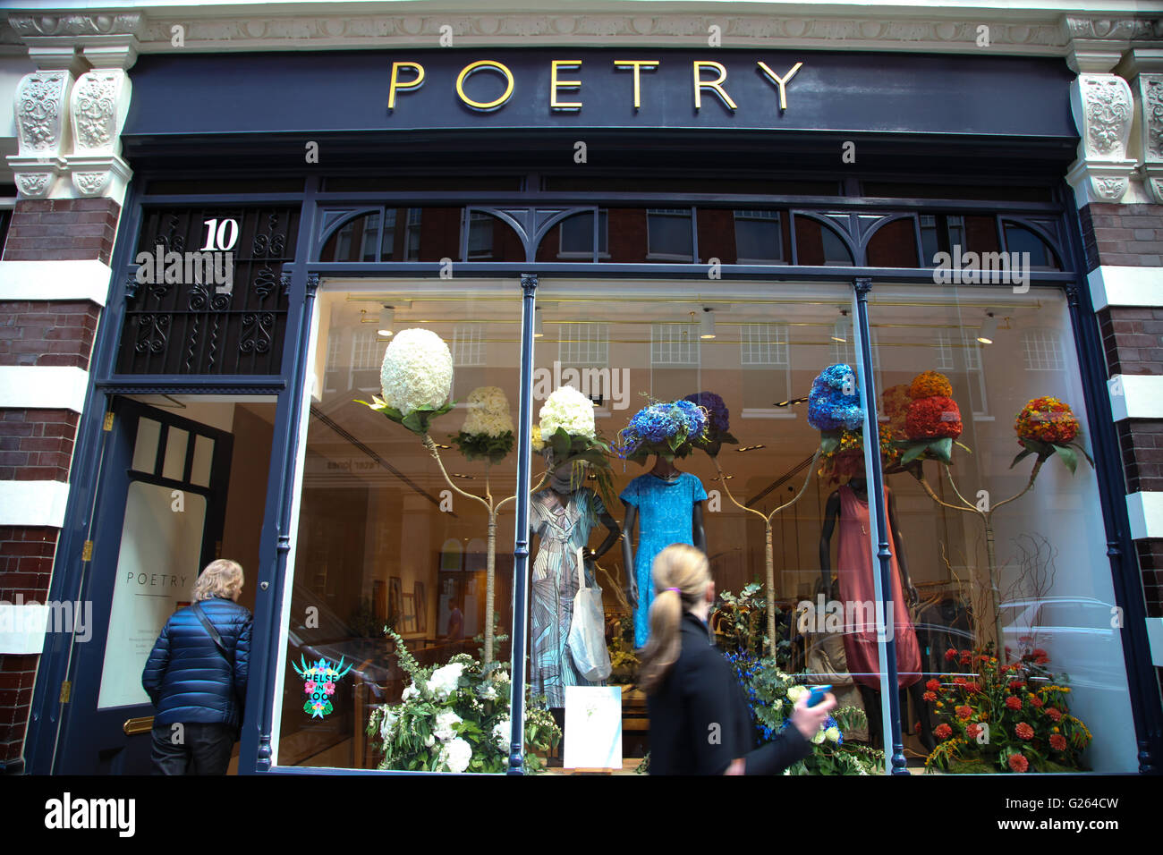 Kensington und Chelsea, London, UK, 24. Mai 2016 – 37 Filialen in Chelsea nehmen Teil in ein jährliches Festival von Chelsea in voller Blüte – eine alternative florale Kunst zeigen, verwandelt die Straßen von Chelsea mit atemberaubenden Blumen zeigt. Das diesjährige Thema ist "Karneval", inspiriert von den Karneval von Rio De Janeiro. Bildnachweis: Dinendra Haria/Alamy Live-Nachrichten Stockfoto