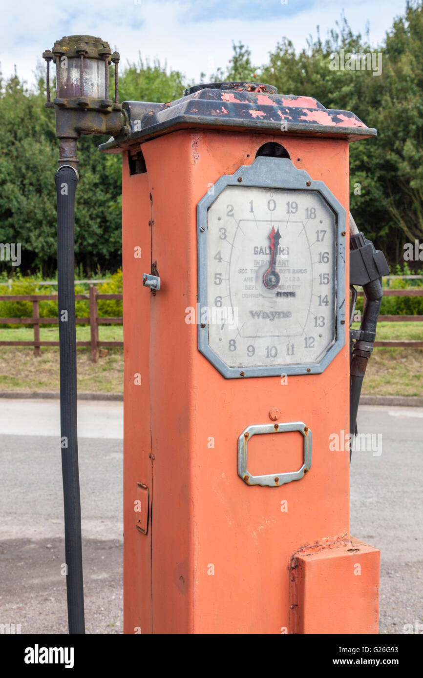Alten Wayne Benzin oder Diesel Kraftstoff Pumpe, Nottinghamshire, England, UK Stockfoto