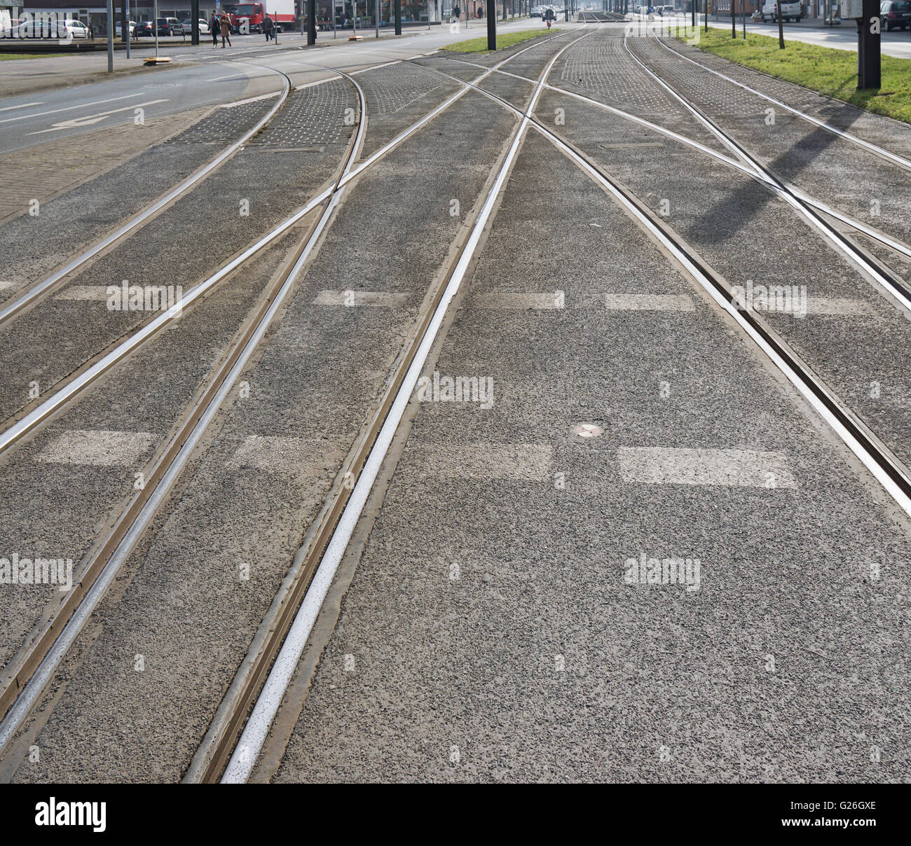 stra-enbahn-verfolgt-schienen-fotos-und-bildmaterial-in-hoher