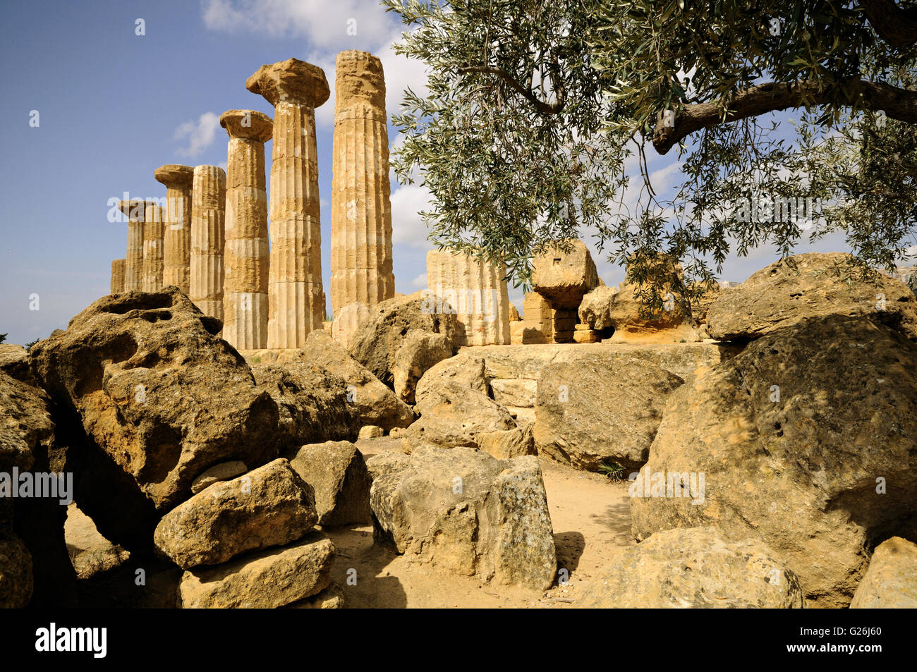 Ruinen des Tempels des Herakles (oder Tempel des Hercules), Valle dei Templi, Sizilien, Italien Stockfoto