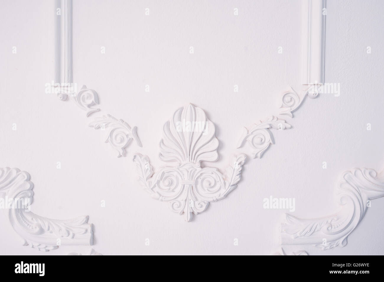 Stuck-Element der architektonischen Dekoration an der Wand Stockfoto