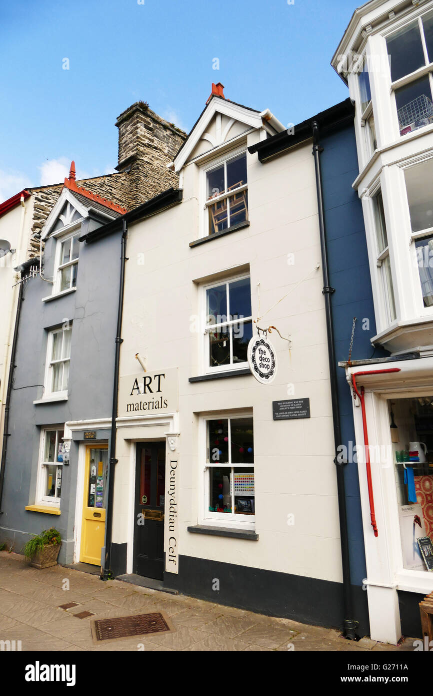 Dieses Gebäude war der Standort von Laura Ashley ersten Shop in Machynlleth, Powys, Wales Stockfoto