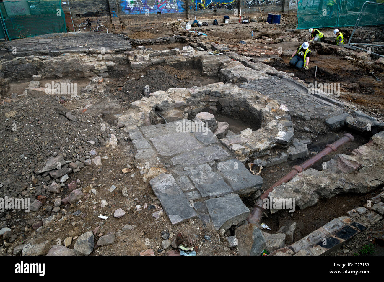 Eine archäologische Grabung im Gange in Potterrow, Edinburgh, Schottland, Großbritannien. Stockfoto