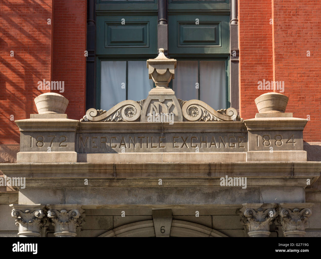 Detail der Fassade eines alten NYC Building, New York Mercantile Exchange, 1872-1884 in Stein in New York City. Stockfoto