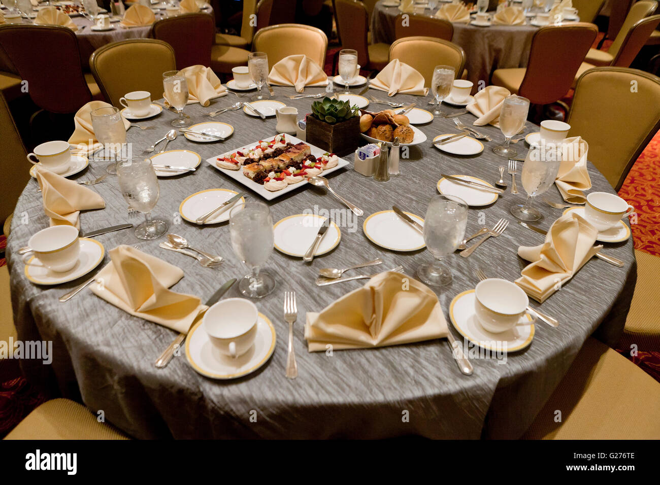 Banketttisch für große Veranstaltung im Mayflower Hotel - Washington, DC USA Stockfoto