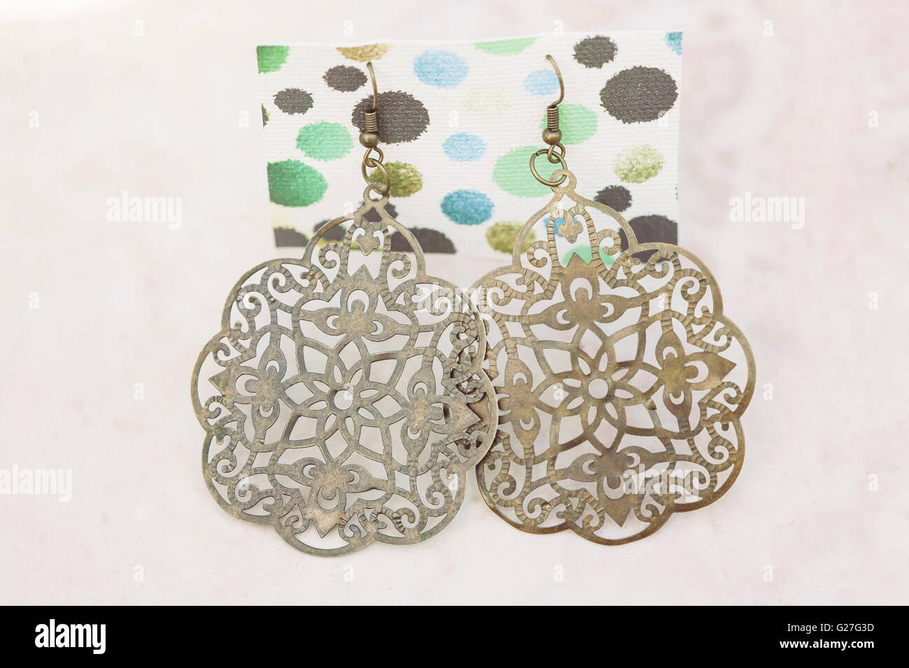 Schöne dekorative Ohrringe Stockfoto