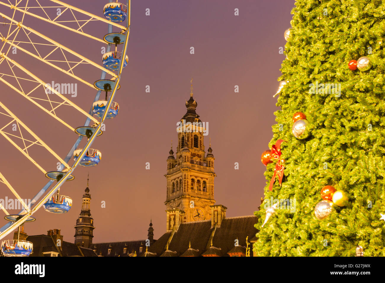 Grand Hotel mit Industrie-und Handelskammer und Industrie in Lille in Frankreich während der Weihnachtszeit Stockfoto
