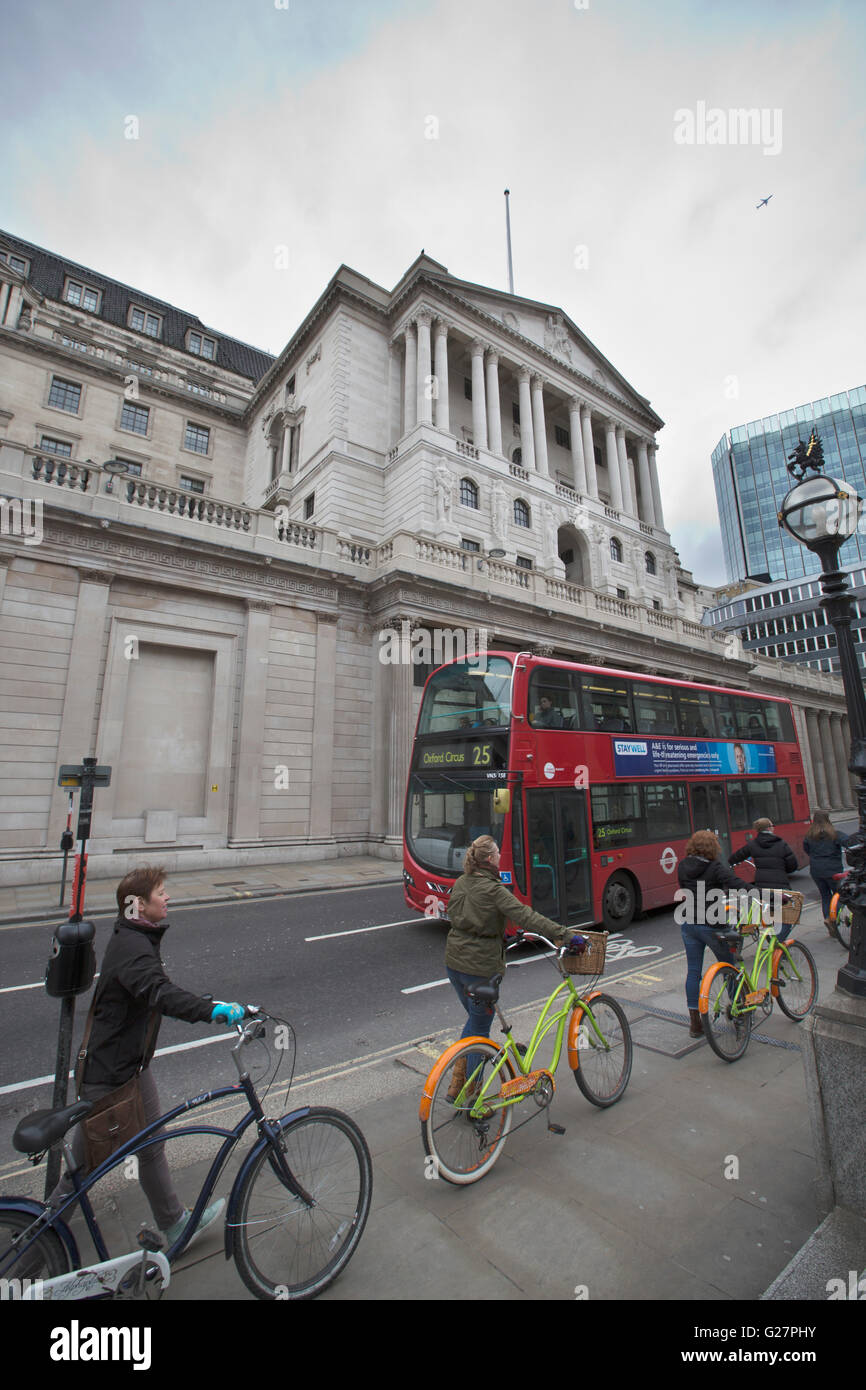Besetzen der Londoner City Rundgang durch das Herz der City of London Finanzinstitute, London, England, UK Stockfoto
