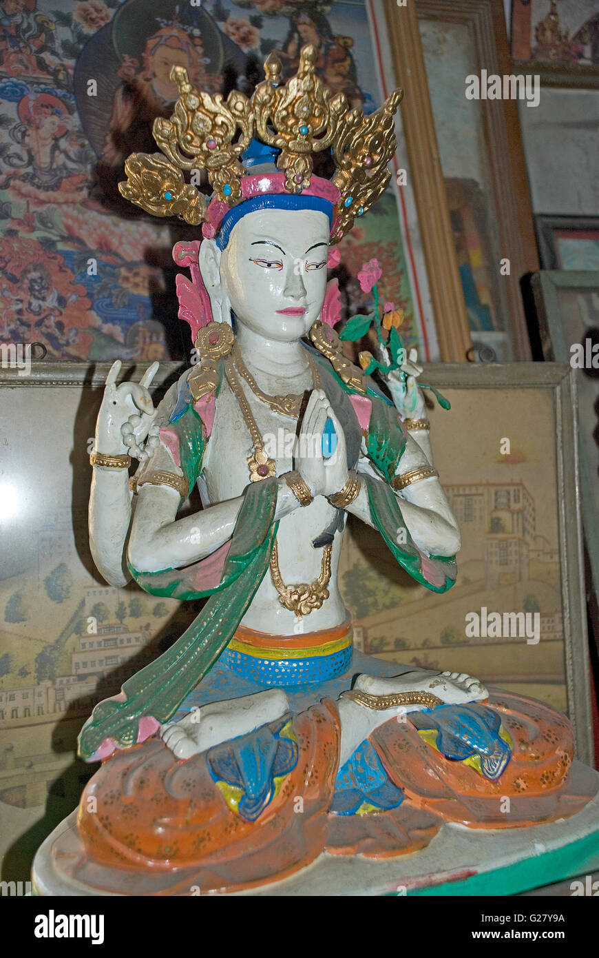 Idole und buddhistischen Thanka-Malerei in einem Kloster, Ladakh, Indien Stockfoto