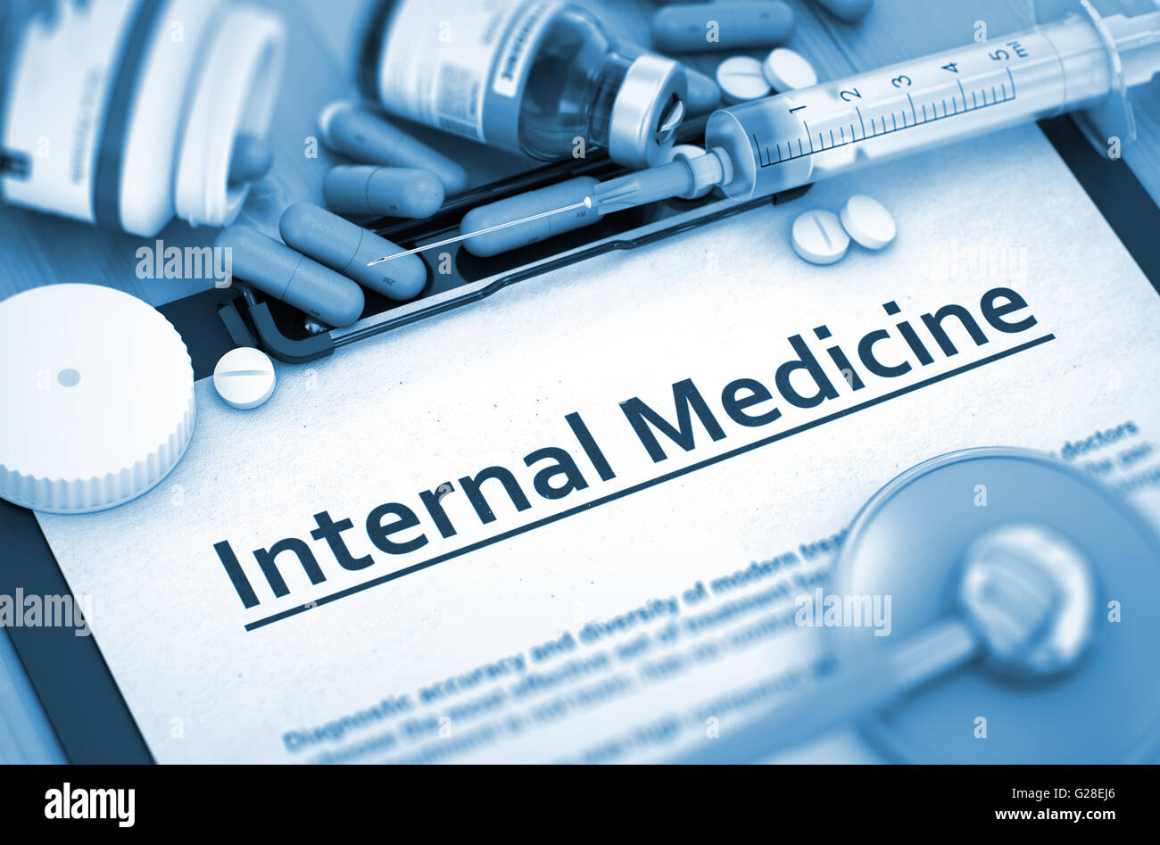 Innere Medizin auf Grund der Medikamente Zusammensetzung - Tabletten, Injektionen und Spritze. 3D Render. Stockfoto