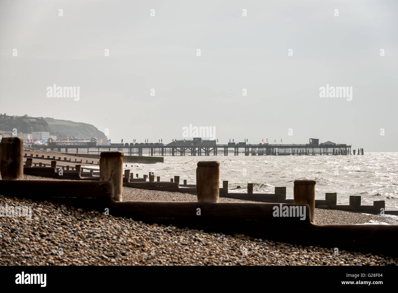 Die große Wiedereröffnung des neu restaurierten Hastings Pier. Stockfoto