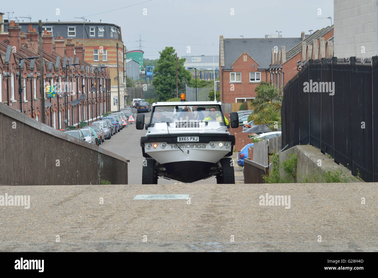 Gibbs Amphibien Hundinga amphibische Nutzfahrzeug in der Erprobung auf der Themse in London Stockfoto