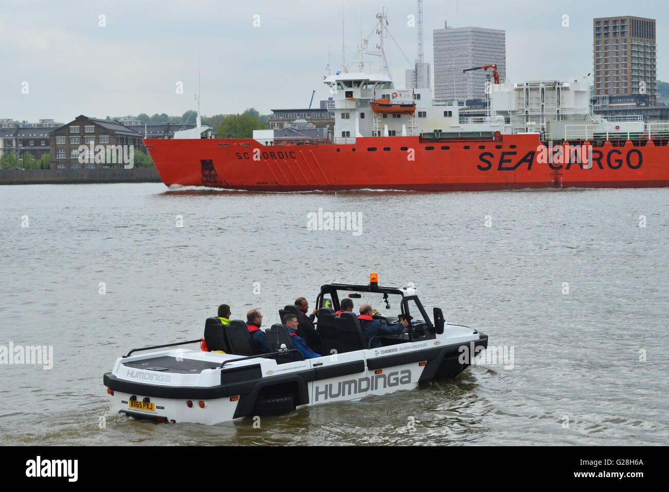 Gibbs Amphibien Hundinga amphibische Nutzfahrzeug in der Erprobung auf der Themse in London Stockfoto